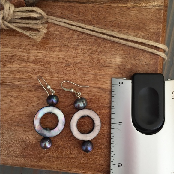Gunmetal Gray Circle Earrings - Picture 3 of 4